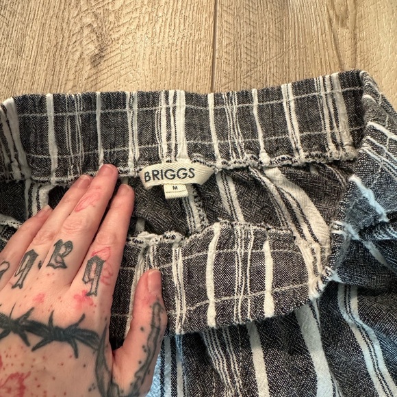 Briggs New York Black and White Striped‎ Wide Leg Pants - Picture 3 of 3